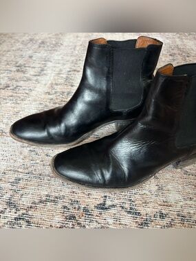 Frye Dara Chelsea ankle boot